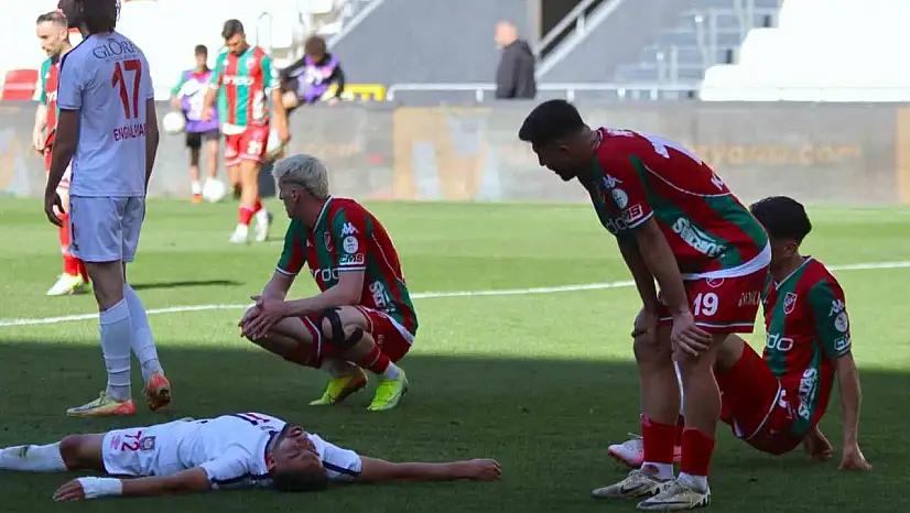 Karşıyaka'ya 10 futbolcudan ihtar