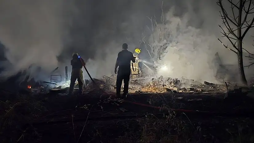 Mudanya'da bağ evi alevlere teslim oldu