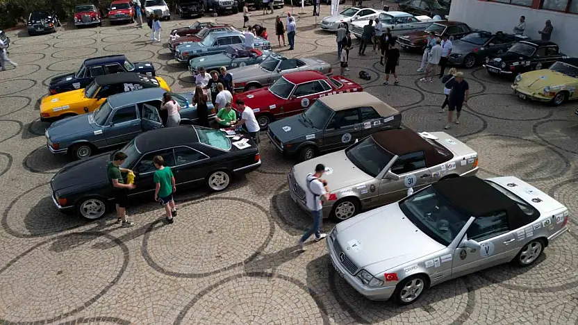 Ayvalık'ta klasik otomobillerin 27. Batı Anadolu Rallisi heyecanı