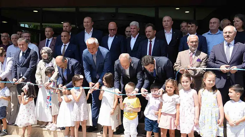 Bakan Ersoy: 'Kütüphanelerimiz, ülkemizin gelişimine yalnızca eşlik eden değil, ona yön veren proaktif yapılar olarak katkı sunacaklardır'