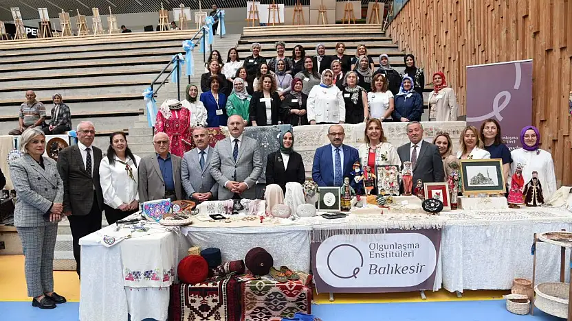 Balıkesir'de 2 bin 874 kursta 61 bin kursiyer belge aldı
