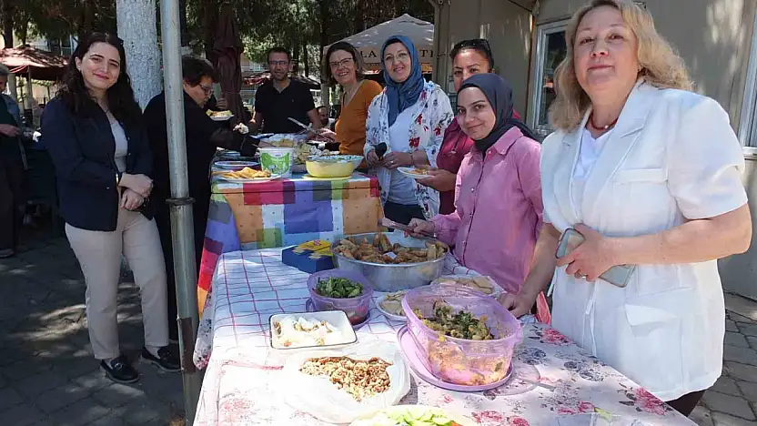 Balıkesir'de çölyaklılar geleneksel kahvaltıda bir araya geldi