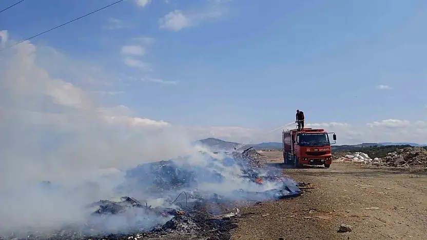 Balıkesir'de çöplük alanda çıkan yangın söndürüldü