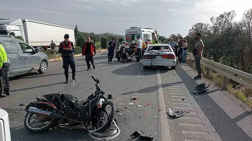 Balıkesir'de motosiklet ile otomobil çarpıştı: 2 yaralı