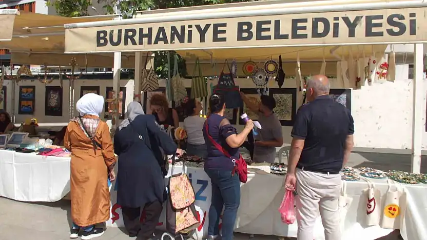 Balıkesir'de özel öğrencilerin göz nuru eserleri görücüye çıktı