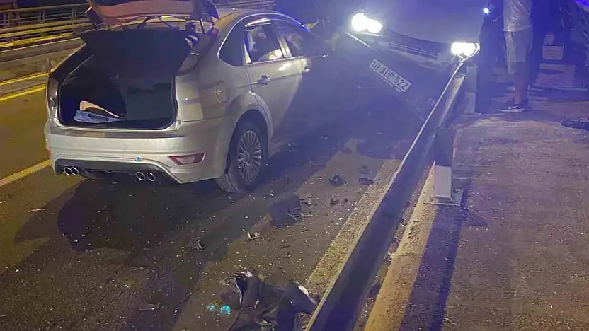 Balıkesir'de sıkışmalı trafik kazası: 2 yaralı