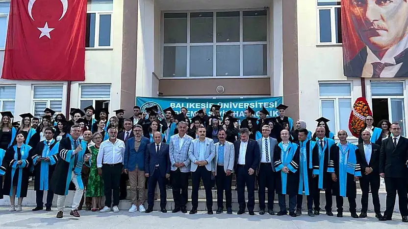 Balıkesir Üniversitesi Edremit Havacılık Yüksek Okulu'nda Mezuniyet Töreni