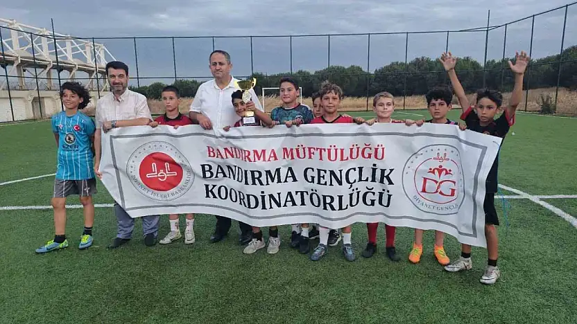Bandırma'da yaz Kur'an kursları futbol turnuvası tamamlandı