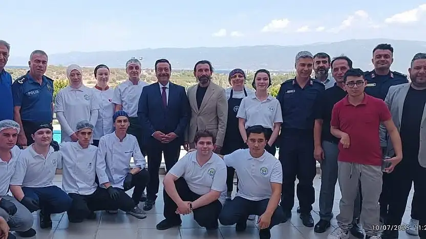 Burhaniye Uygulamalı Bilimler'de Geleneksel Aşure Hayrı düzenlendi