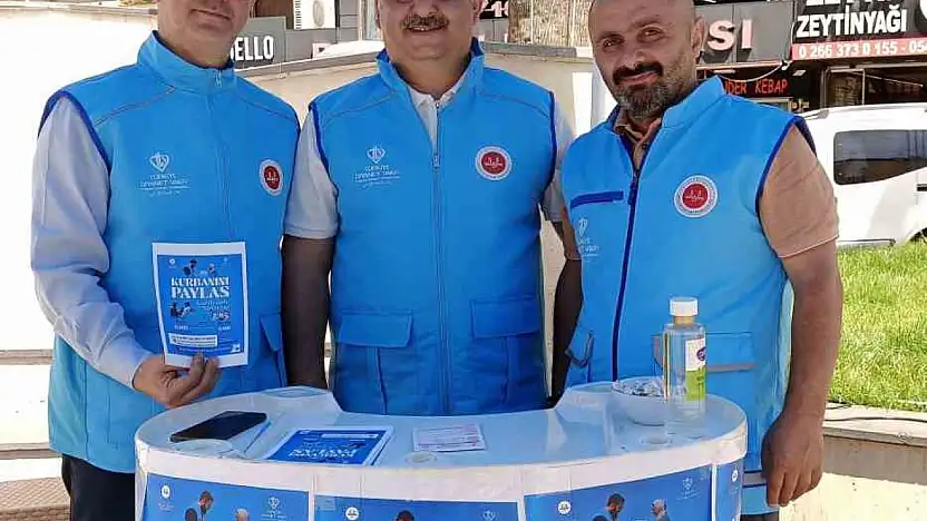 Diyanet Vakfı, Edremit'te kurban bağış standı açtı