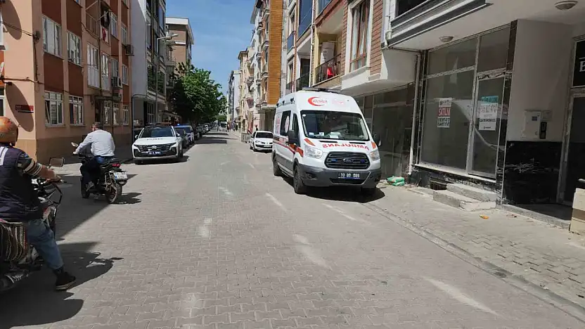 Edremit'te bıçaklı kavga: 2 yaralı