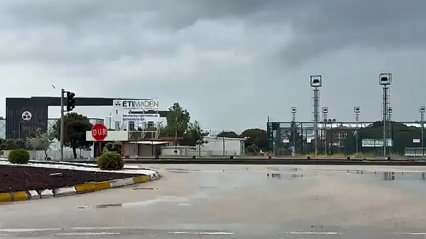Eti Maden kapakları kapattı, Bandırma'yı sel bastı