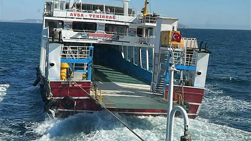 Feribottaki yangına müdahale sürüyor: 200 yolcu güvenli şekilde tahliye ediliyor