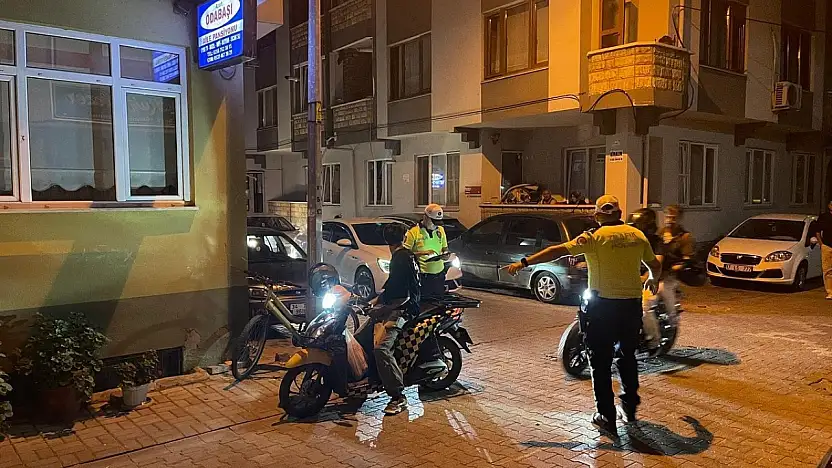 Gönen'de gece denetimi: Kurallara uymayan sürücülere ceza yağdı