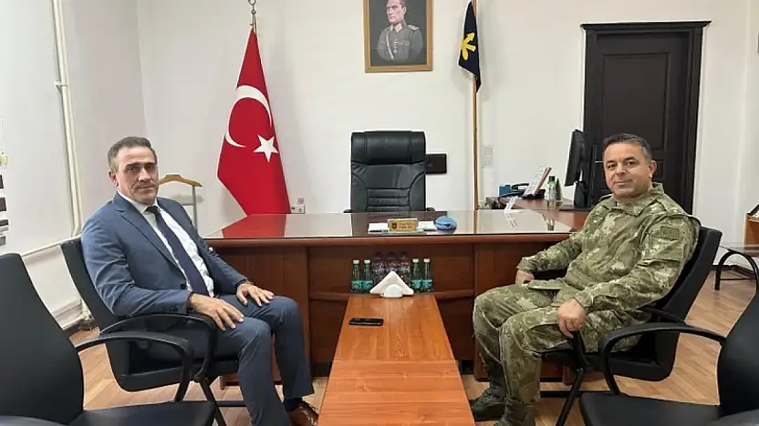 Kaymakam Memiş'ten Garnizon Komutanı Binbaşı Kaya'ya veda ziyareti