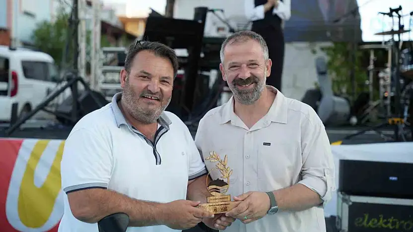 Keremköy Festivali'nde engelli gazeteciye plaket
