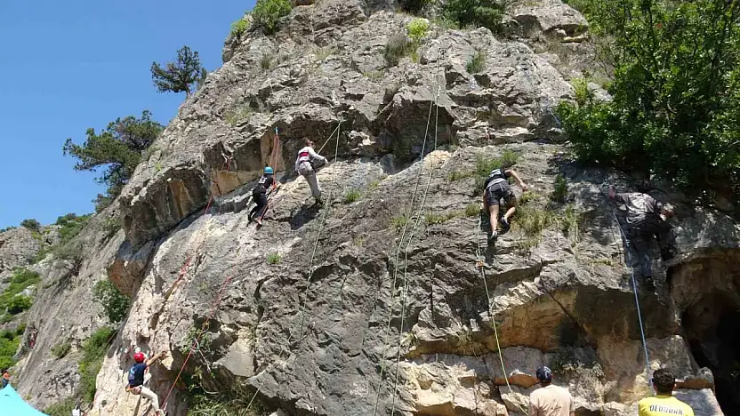 Nusret Kaya Tırmanış Şenliği'nin 6.'sı yapıldı