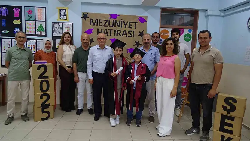 Özel öğrencilerin mezuniyet sevinçlerine ortak oldular