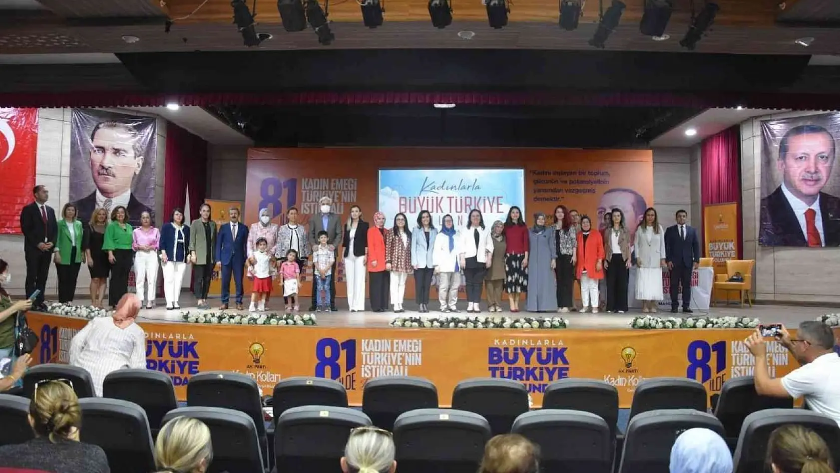 'Kadın Emeği Türkiye'nin İstikbali Buluşmaları' Manisa'da gerçekleşti