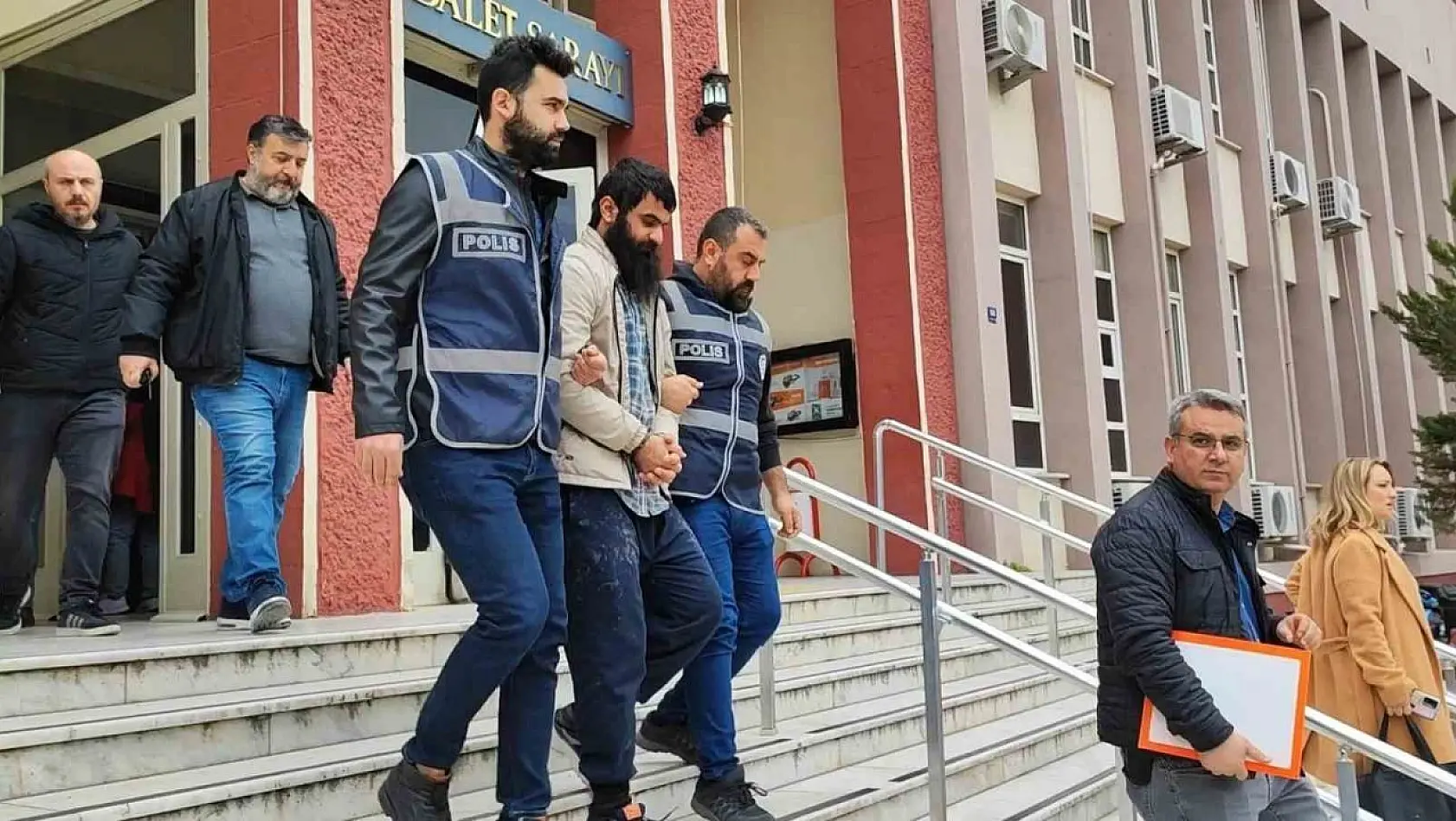 'Kuyu cinayeti' firarisi 12 yıl sonra İzmir'de yakalandı
