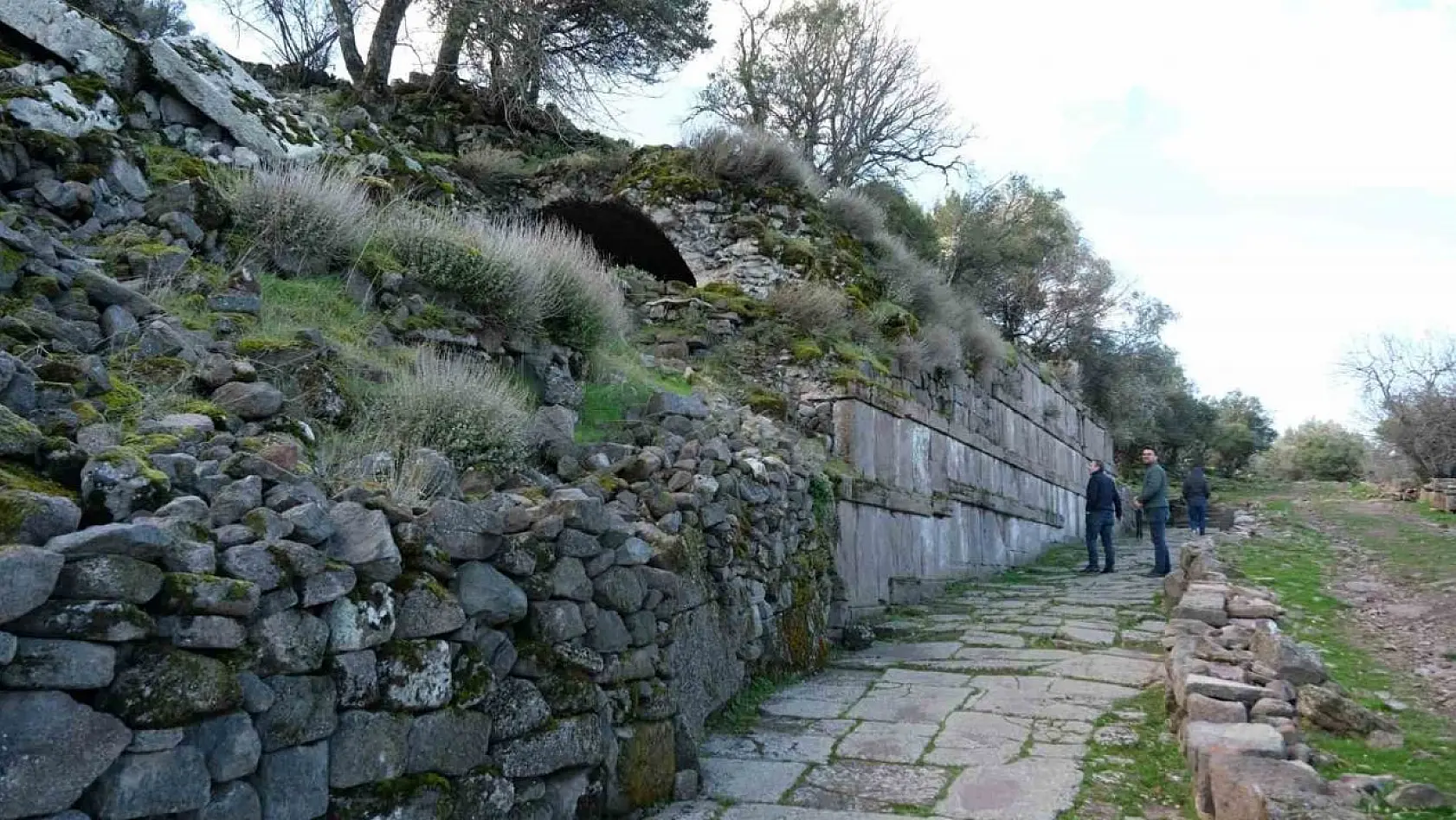 2 bin yıl önceki Manisa depremi 12 antik kenti yok etti
