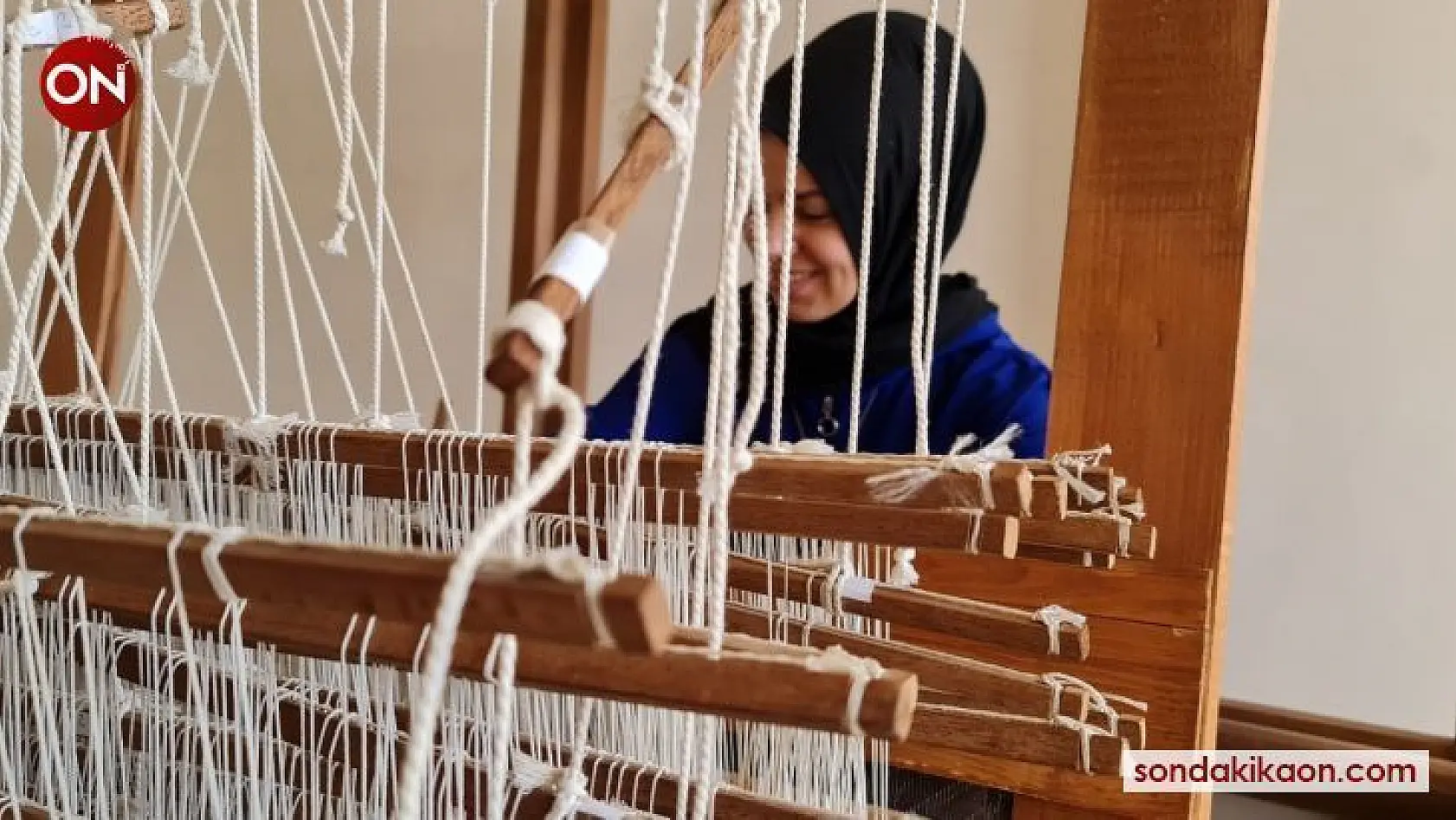 500 yıllık geçmişe sahip Tire Beledi dokuması modaya uyarlanıyor