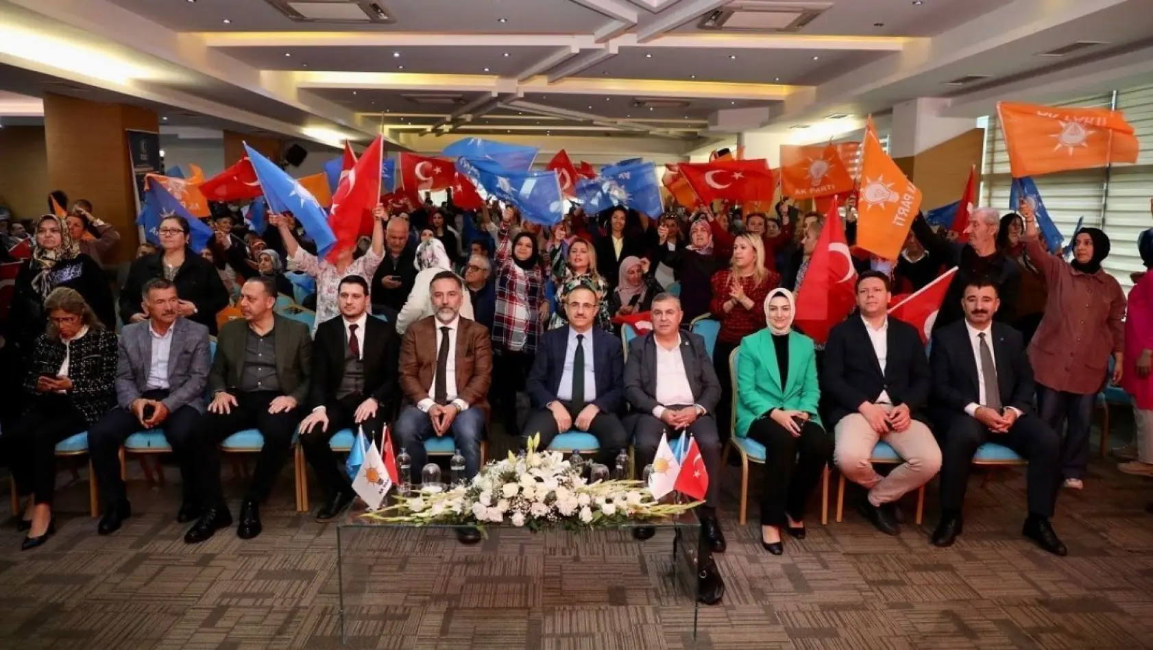 AK Parti İzmir'de Teşkilat Akademisi 'Türkiye Yüzyılı' eğitim programı