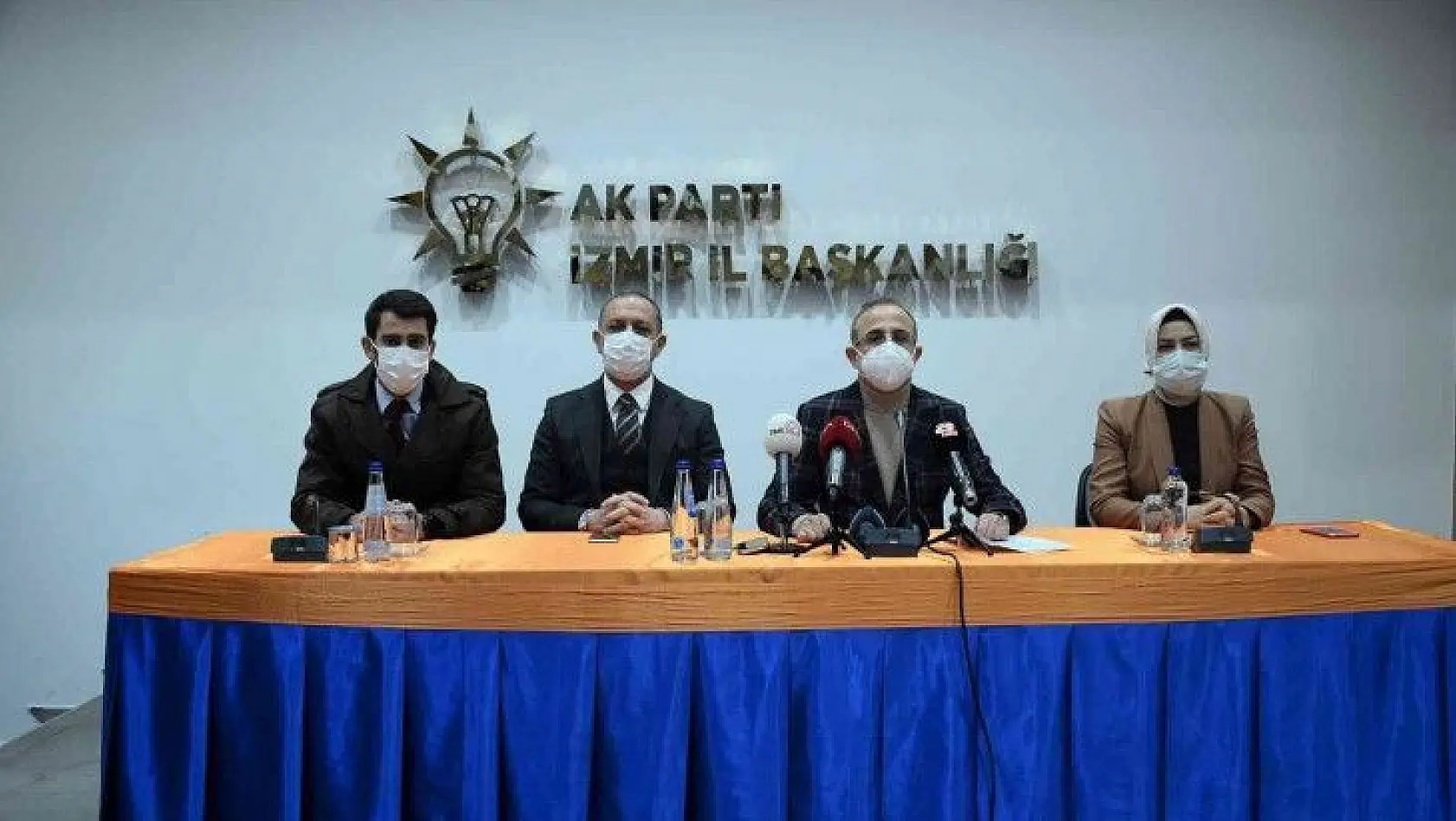 AK Parti İzmir'den Sedef Akbaş'a suç duyurusu