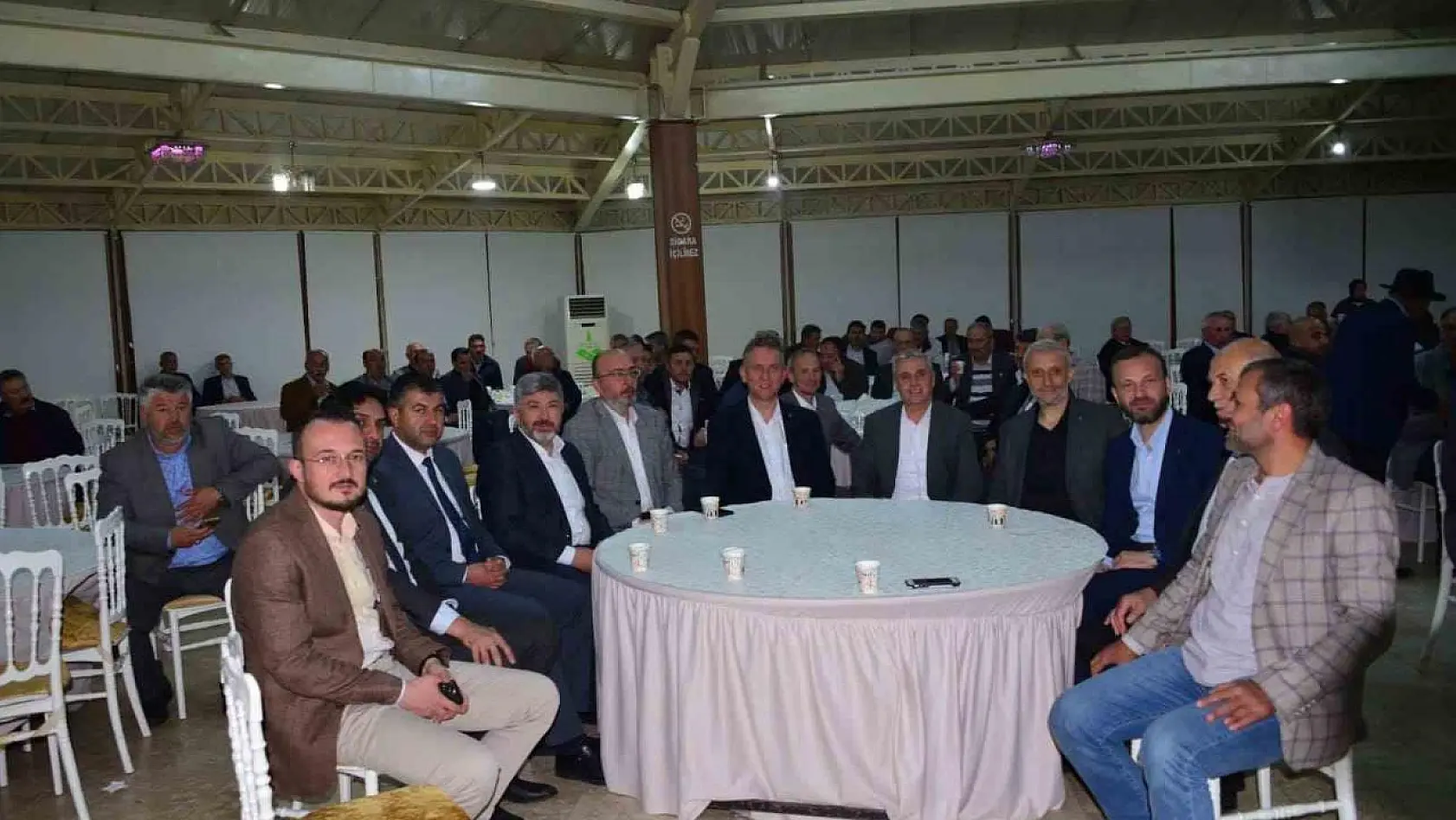 AK Parti Kütahya Milletvekili Adil Biçer Gediz'de sanayicilerle buluştu