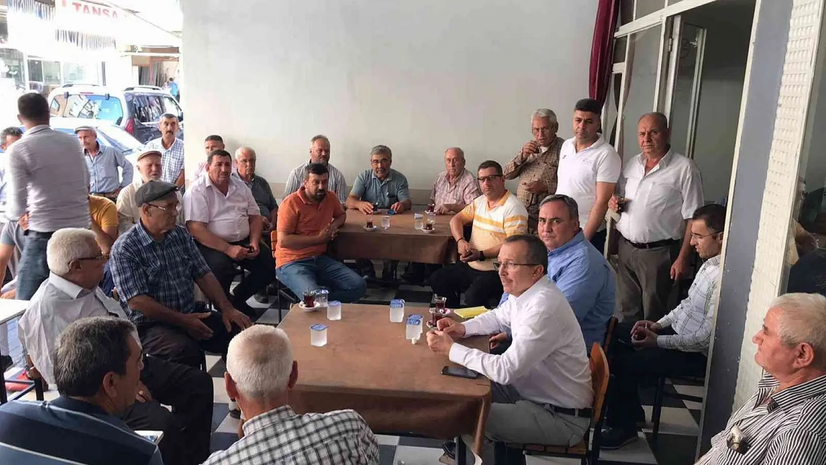 AK Parti'li Aydemir Akhisar ve Alaşehir'de vatandaşlarla buluştu
