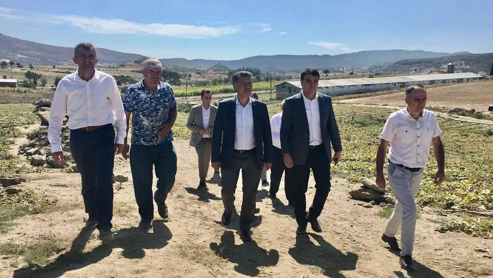 AK Parti'li Özkan Demirci'de esnaf ve çiftçilerle bir araya geldi