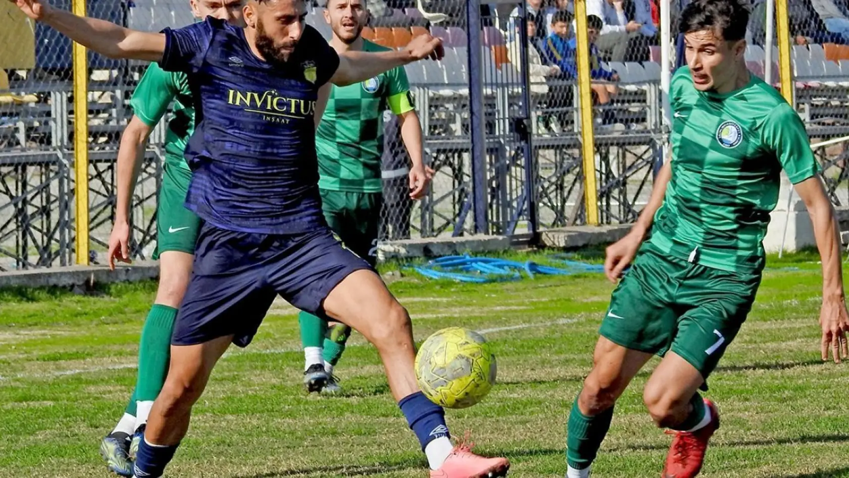 Alaçatıspor penaltı golleri ile rakibini 2-1 yendi