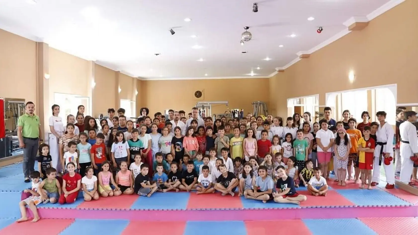 Alaşehir Belediyesi çocuklar için yaz kursları açtı