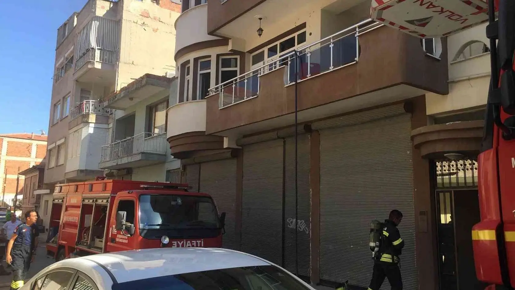 Alaşehir'de korkutan ev yangını