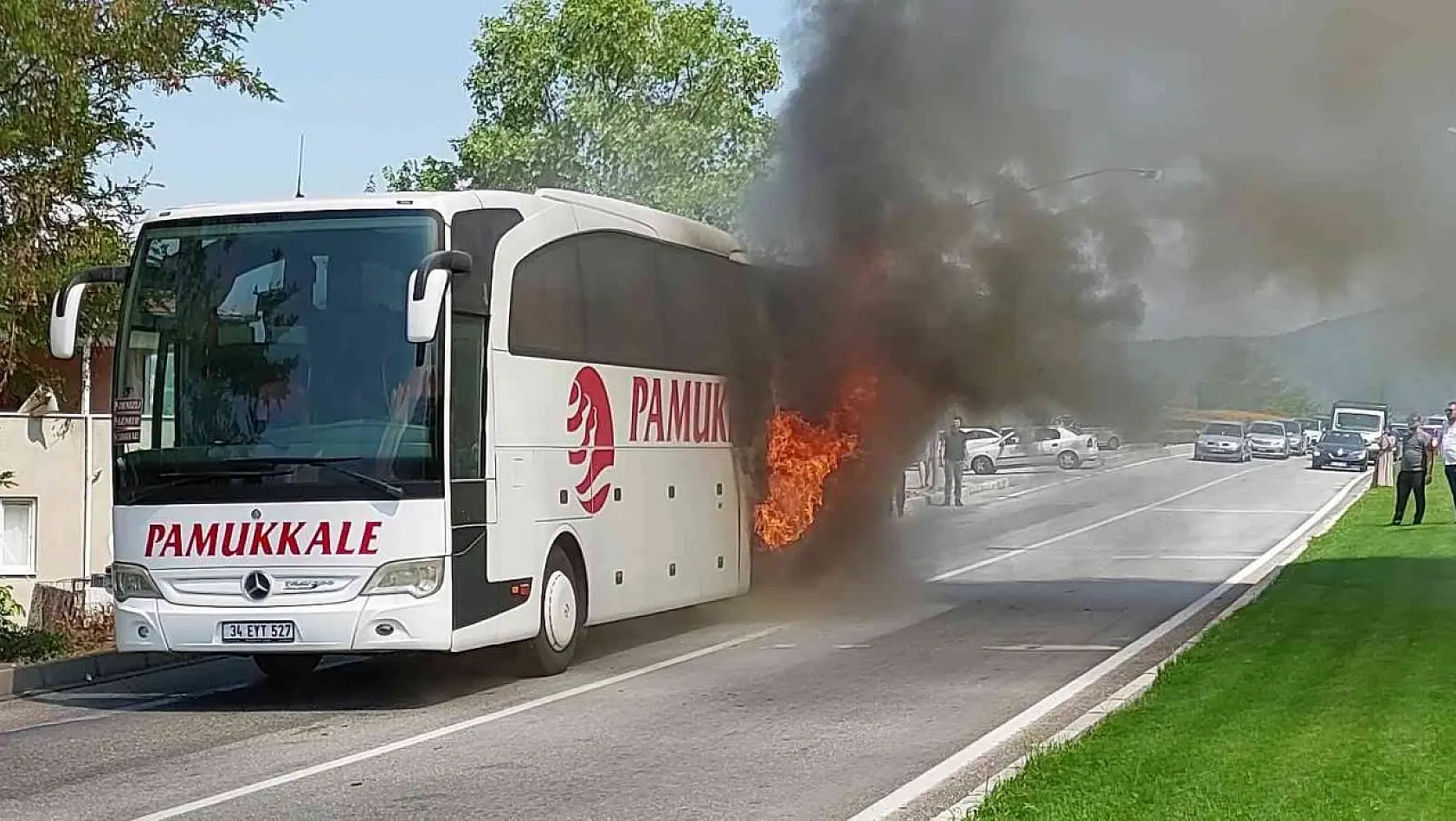 Alev alev yanan otobüste can pazarı