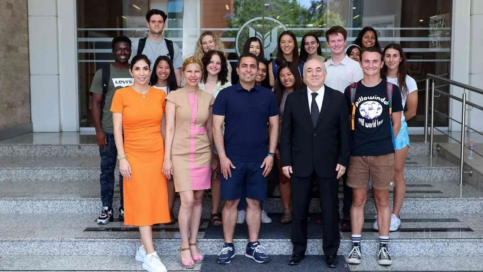 Amerikalı öğrenciler yaz okulu için İzmir'e geldi