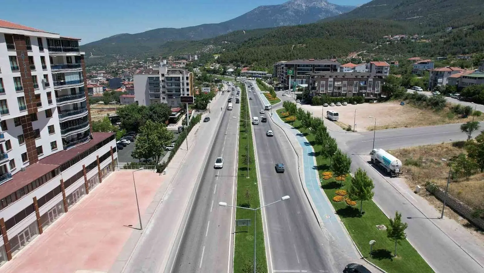 Antalya - Denizli karayolunda trafik sakinliğini koruyor