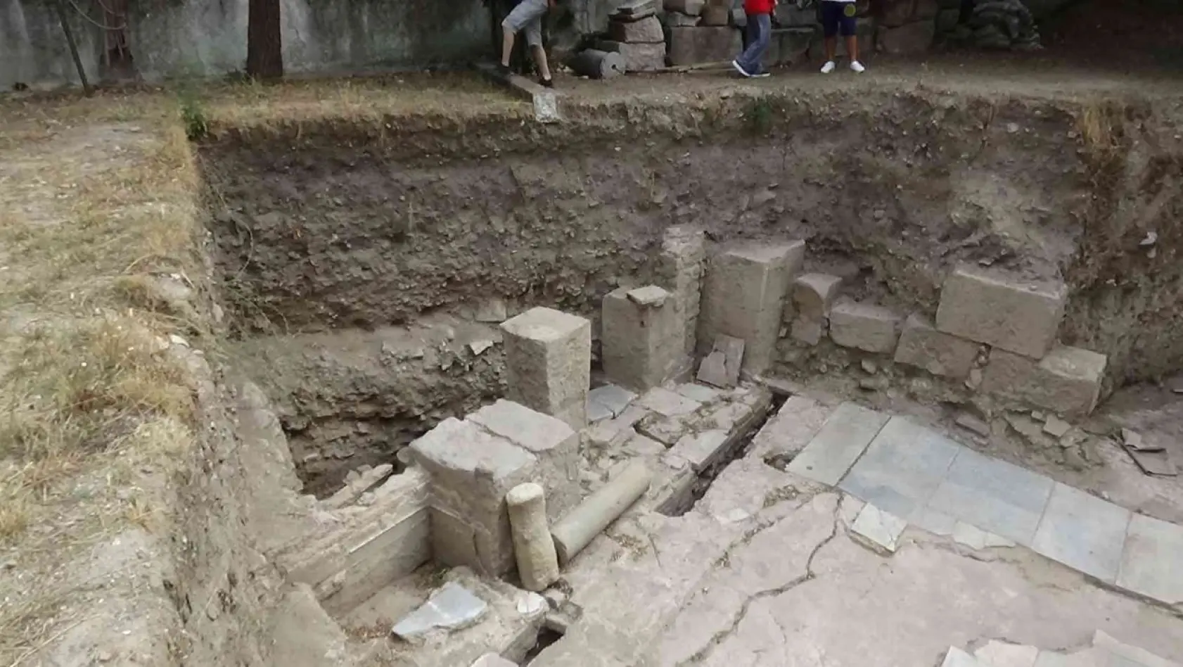Antik kentte Roma döneminden kalan hamam bulundu