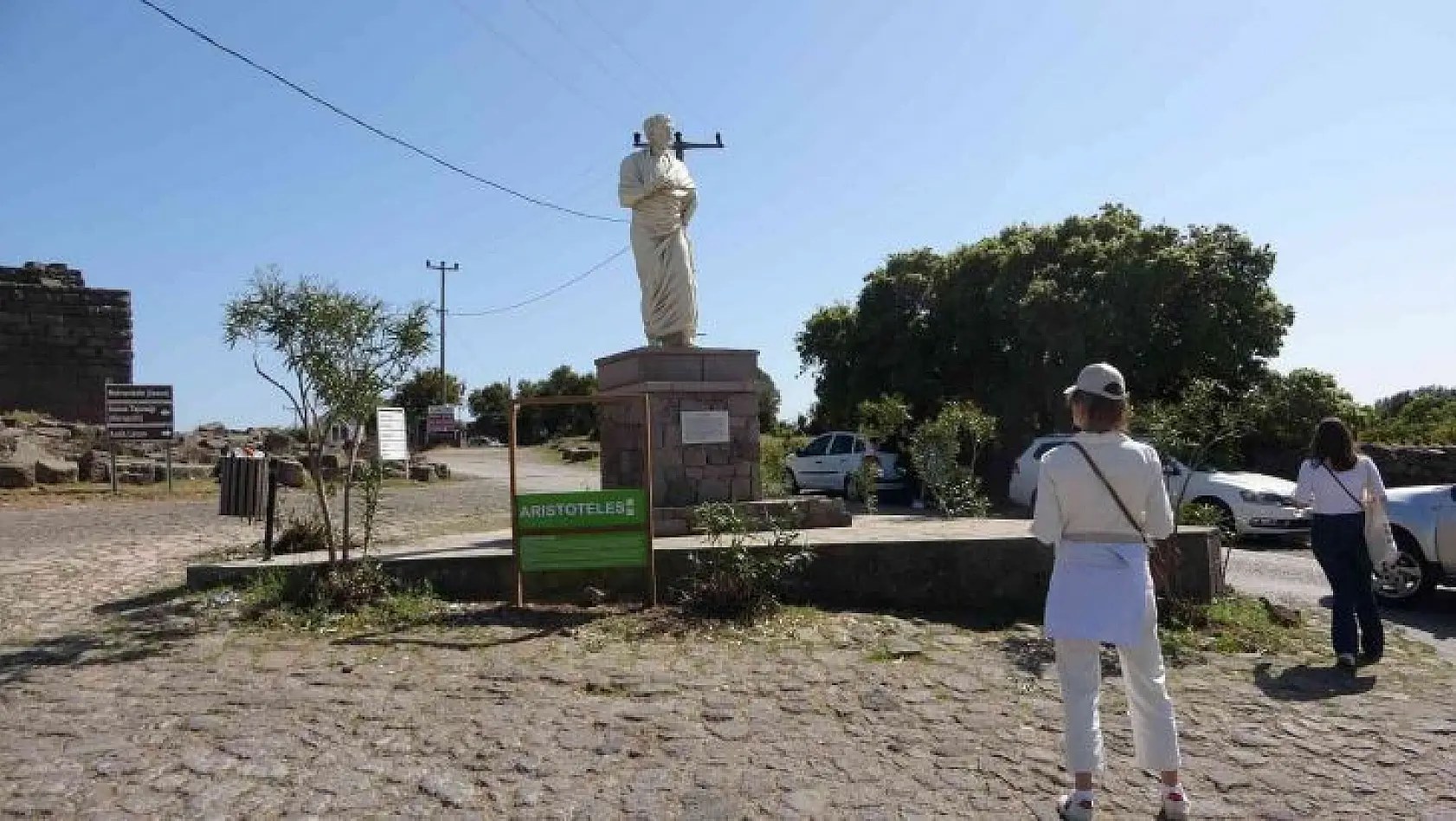 Assos'taki Aristo heykeli yenilendi