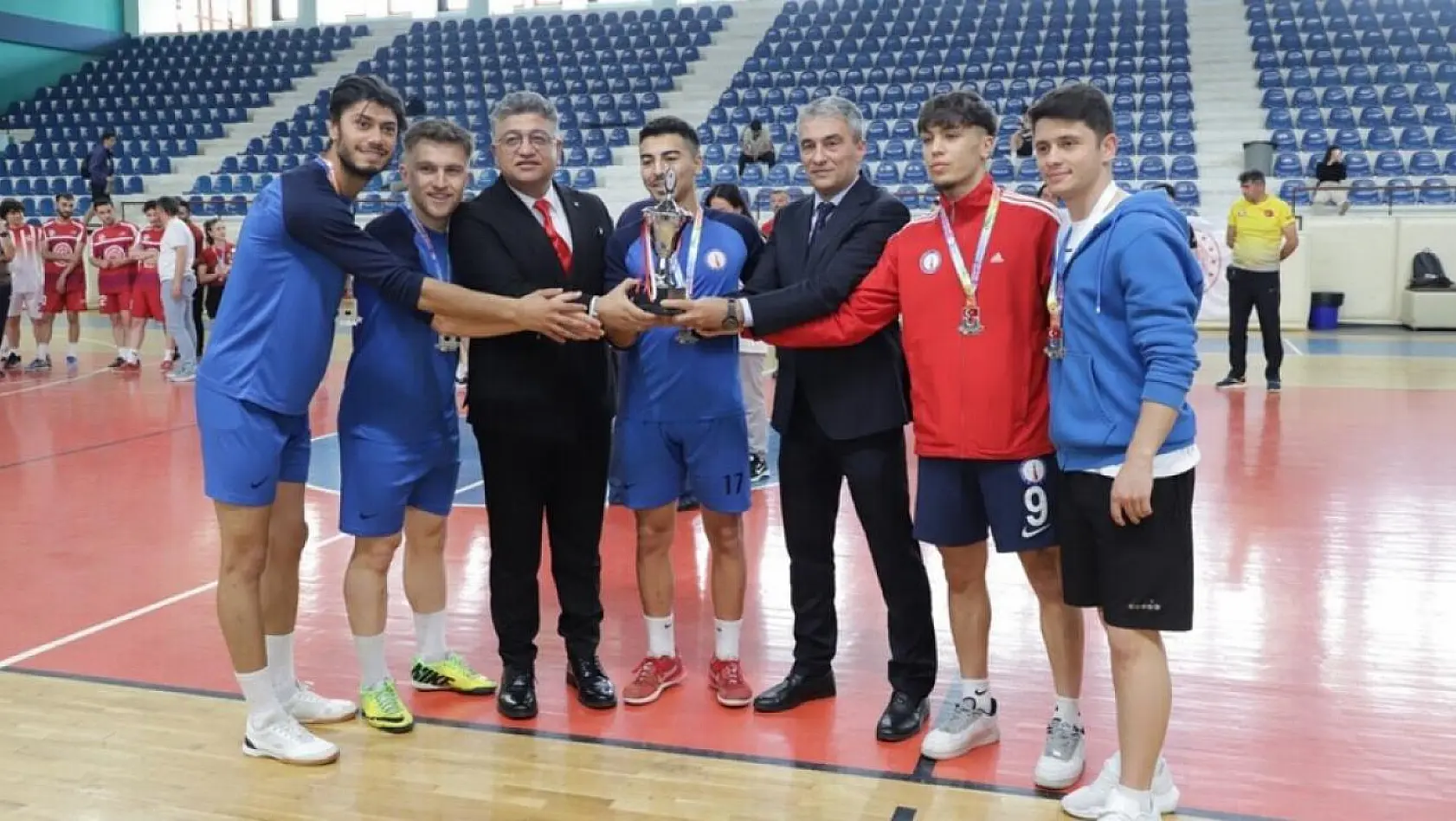 Ayak Tenisi Takımı'ndan Türkiye Şampiyonasında ikincilik
