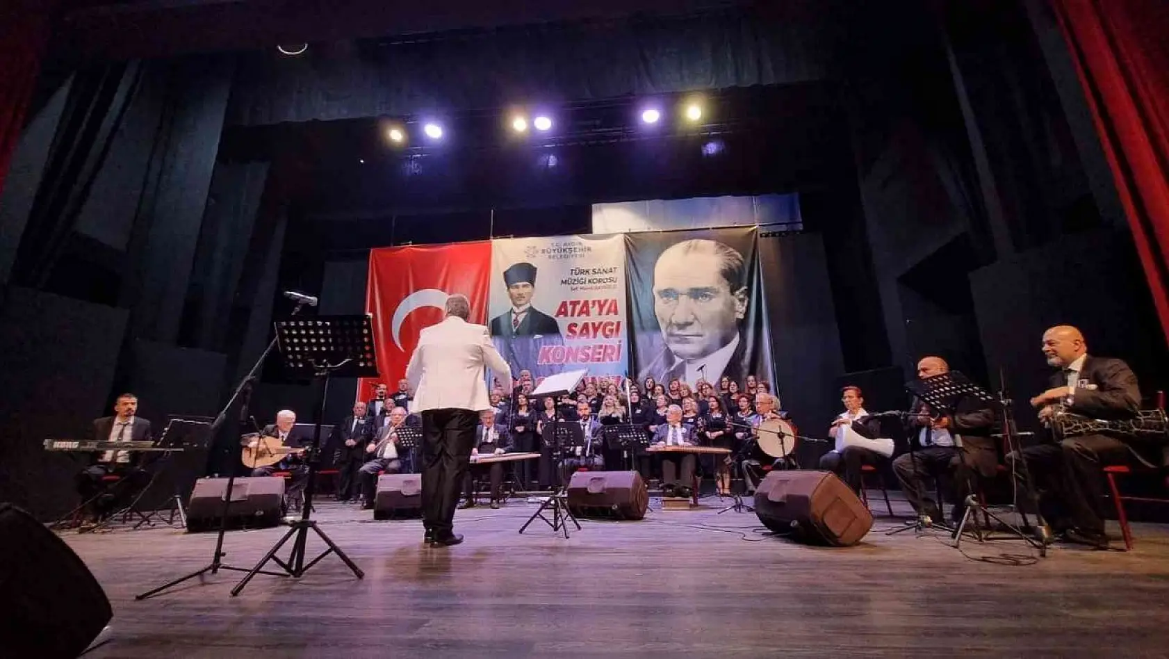 Aydın Büyükşehir Belediyesi, Ata'ya Saygı Konseri düzenledi