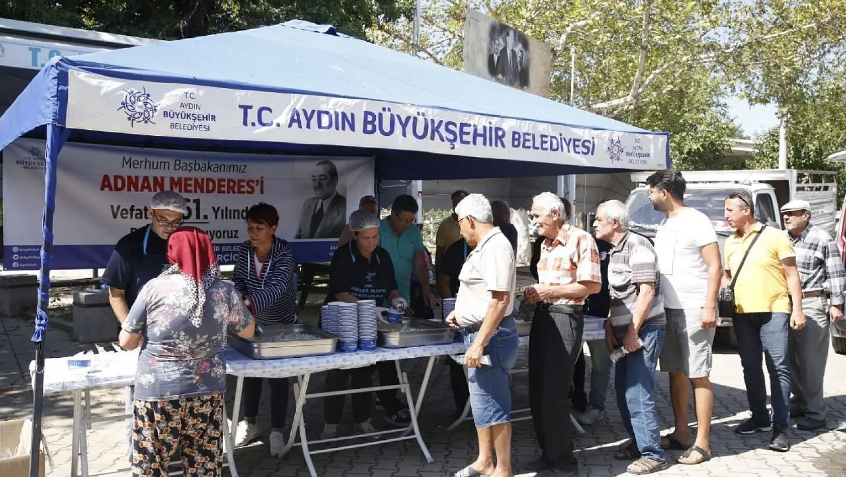 Aydın Büyükşehir Belediyesi merhum Başbakan Menderes'i andı