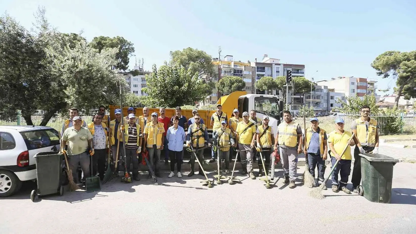Aydın Büyükşehir Belediyesi'nden Germencik'te yaz temizliği