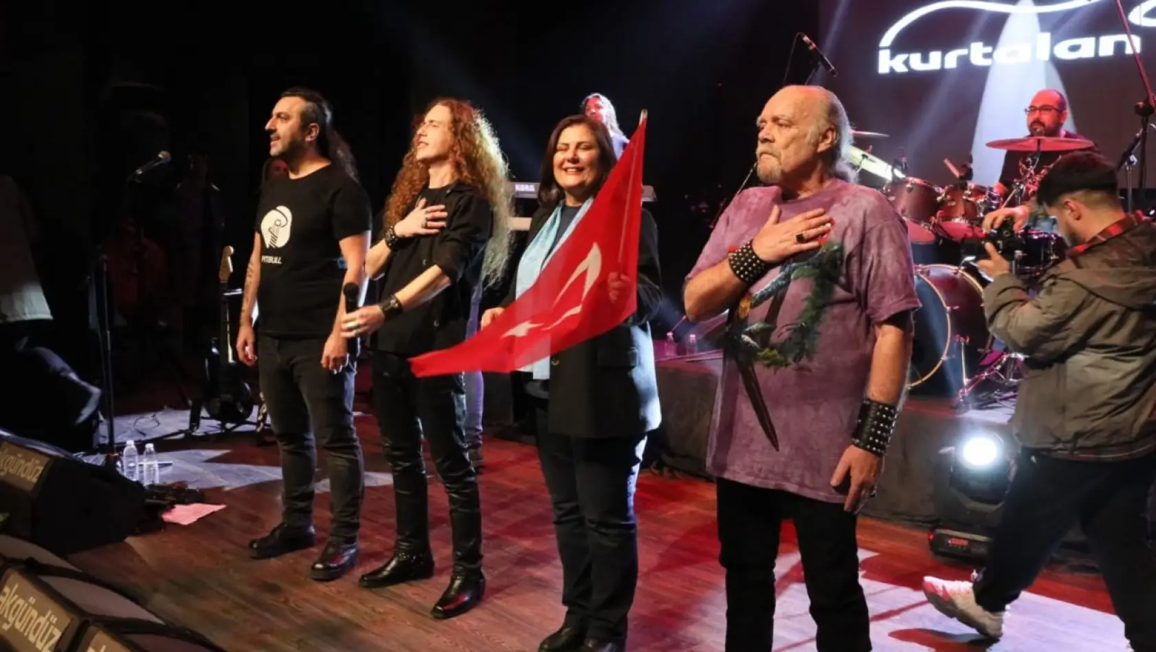 Aydın Büyükşehir, Cem Karaca ve Barış Manço'yu konserle andı