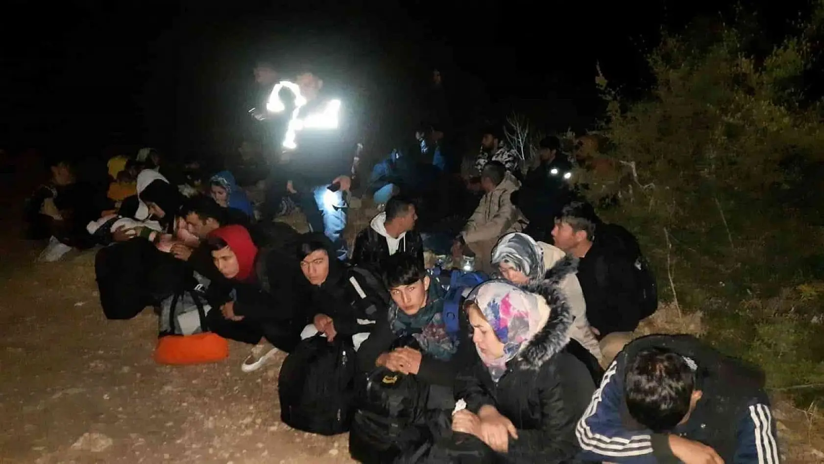 Aydın'da 122 düzensiz göçmen ile bir organizatör yakalandı