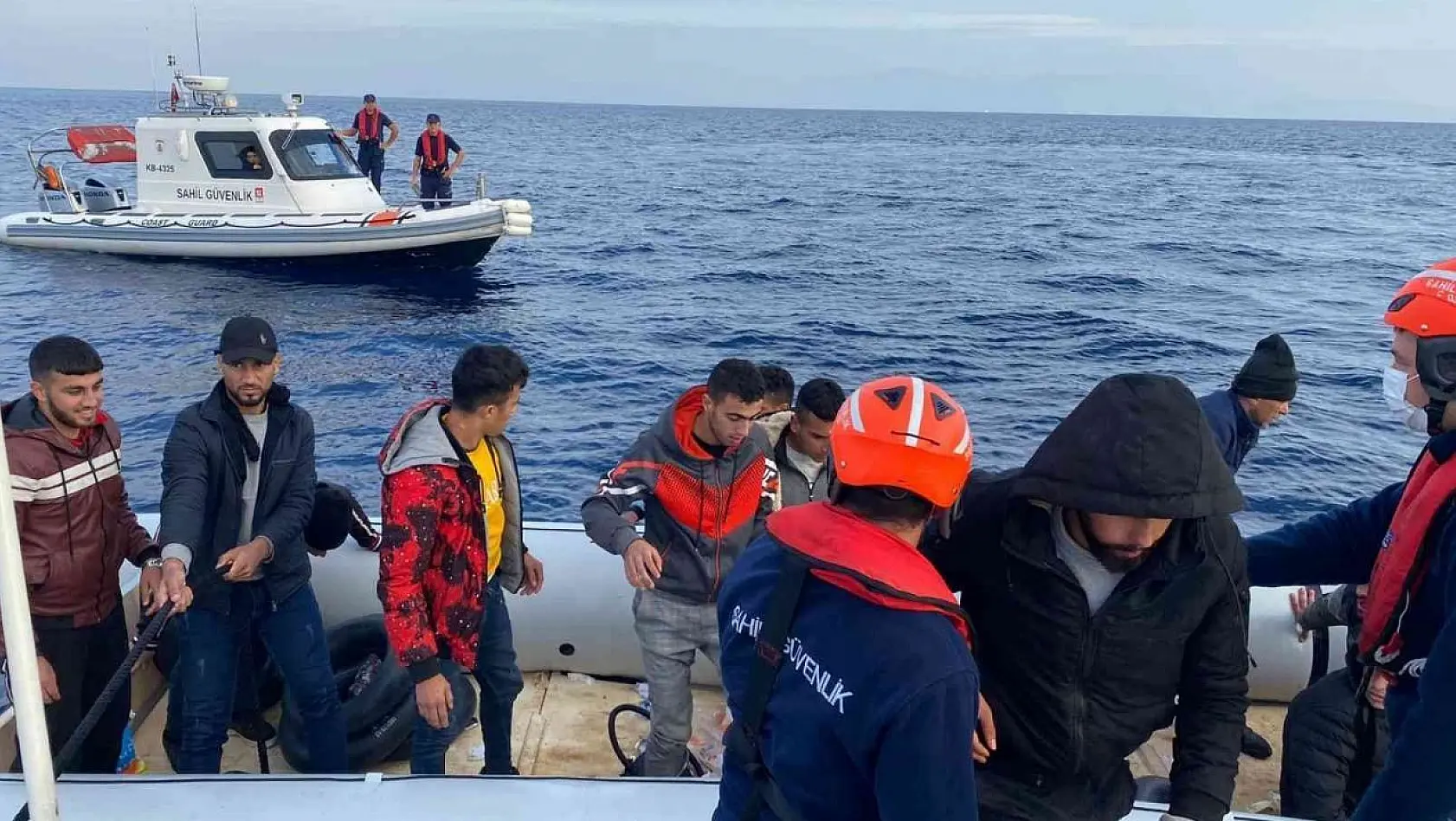 Aydın'da 22 düzensiz göçmen kurtarıldı