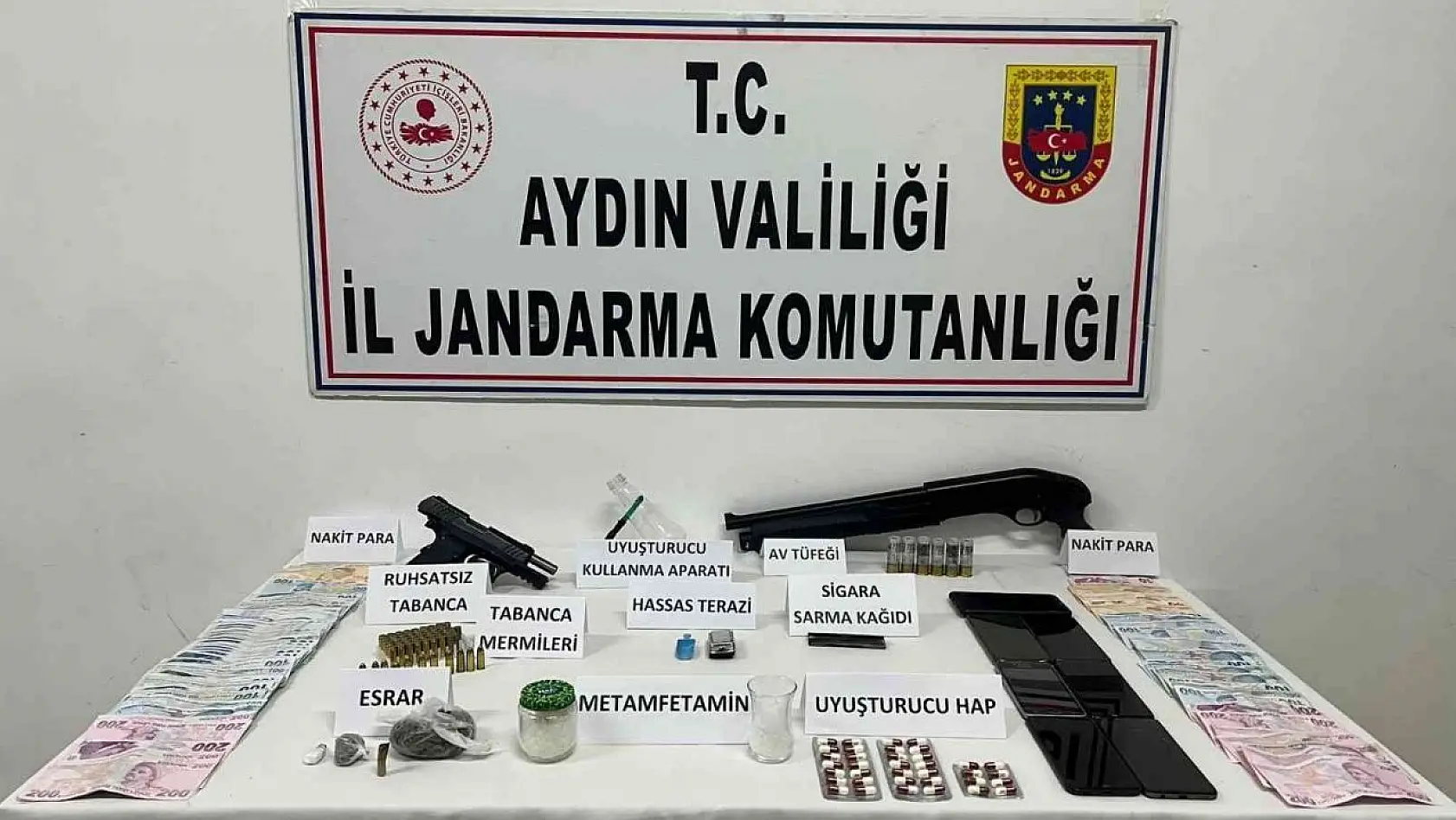 Aydın'da 24 saatte 50 uyuşturucu tacirini yakaladı