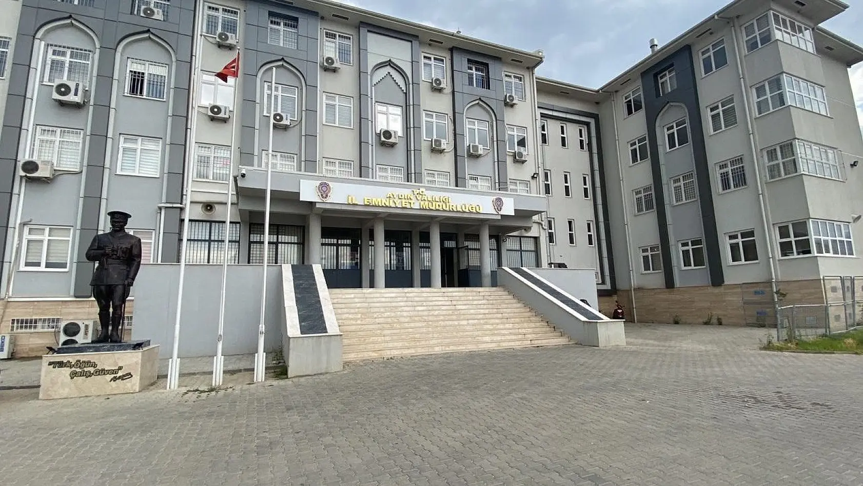 Aydın'da 6 adrese eş zamanlı fuhuş operasyonu: 7 gözaltı