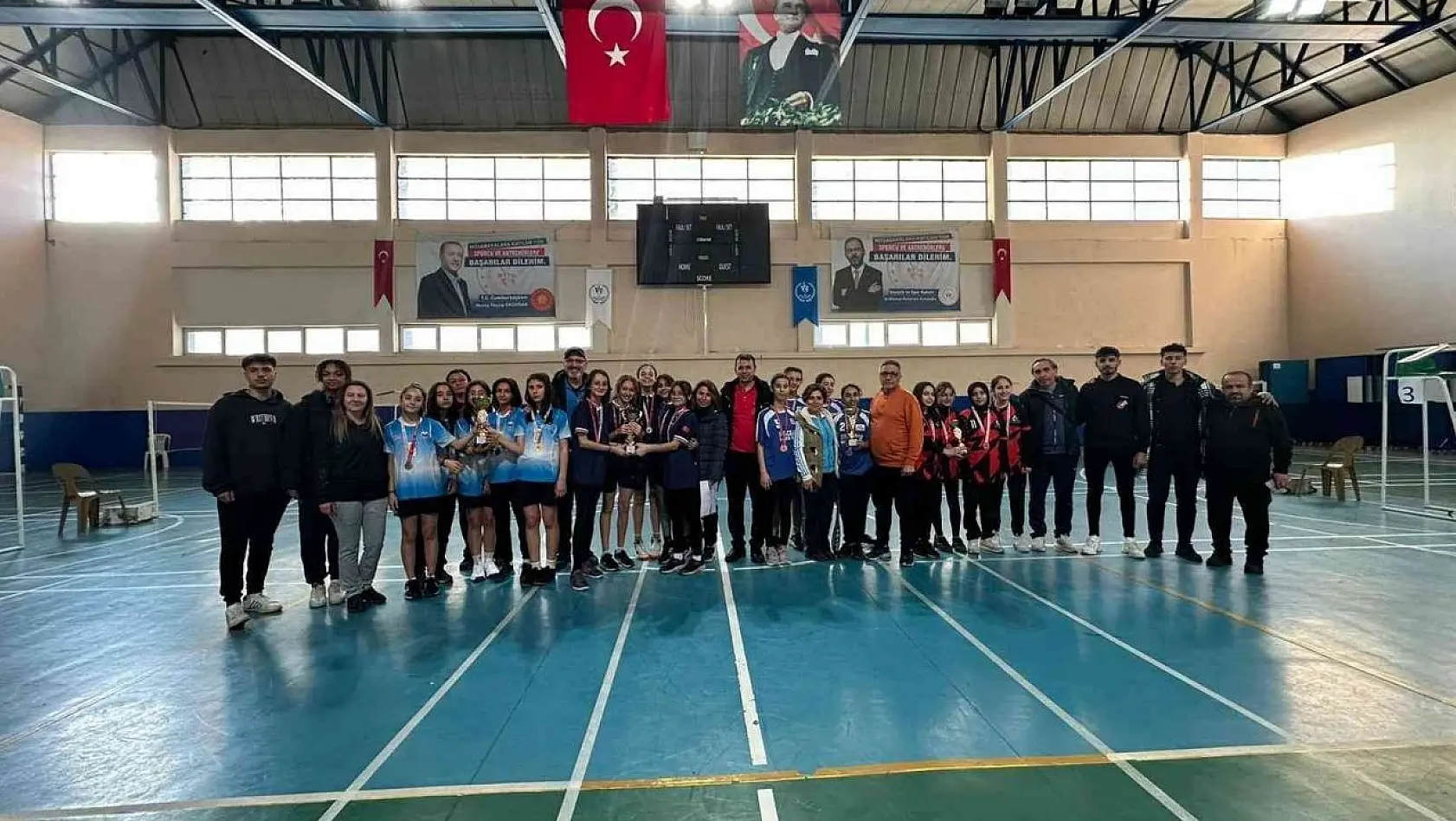 Aydın'da badminton turnuvası heyecanı son buldu