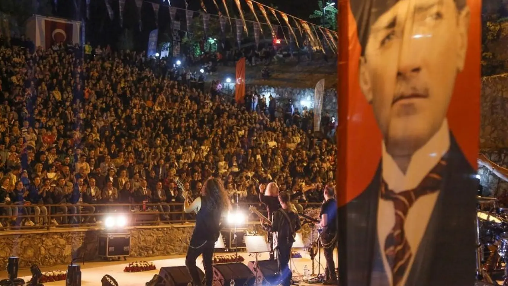 Aydın'da Cumhuriyet Bayramı coşkusu başladı